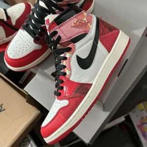 Authentic Nike sneakers pallets 50 pairs per pallet
