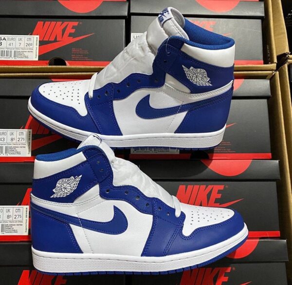 Authentic Nike sneakers pallets 50 pairs per pallet