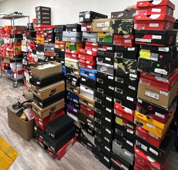 Authentic Nike sneakers pallets 50 pairs per pallet