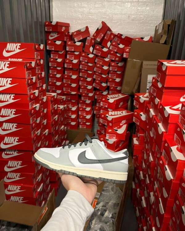 Authentic Nike sneakers pallets 50 pairs per pallet