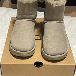 Mixed UGG Shoes Pallet liquidation