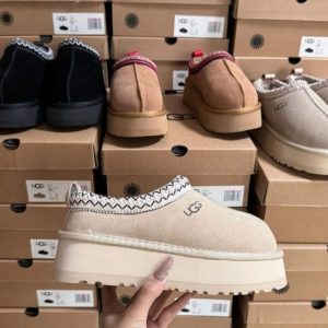Mixed UGG Shoes Pallet liquidation