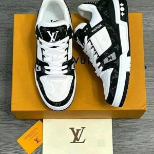 Mixed sneaker pallets liquidation and Wholesale