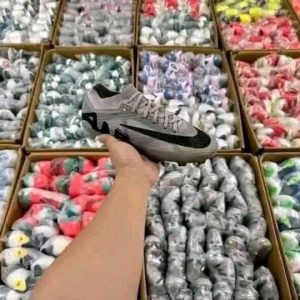 Soccer cleats pallets liquidation Wholesale