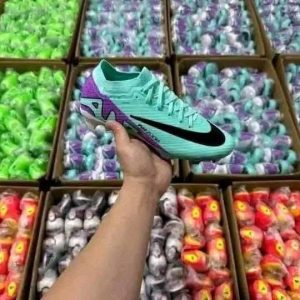 Soccer cleats pallets liquidation Wholesale