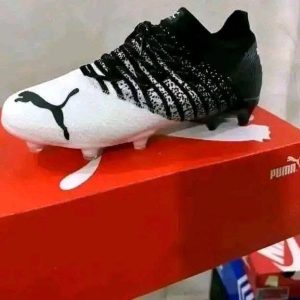 Soccer cleats pallets liquidation Wholesale